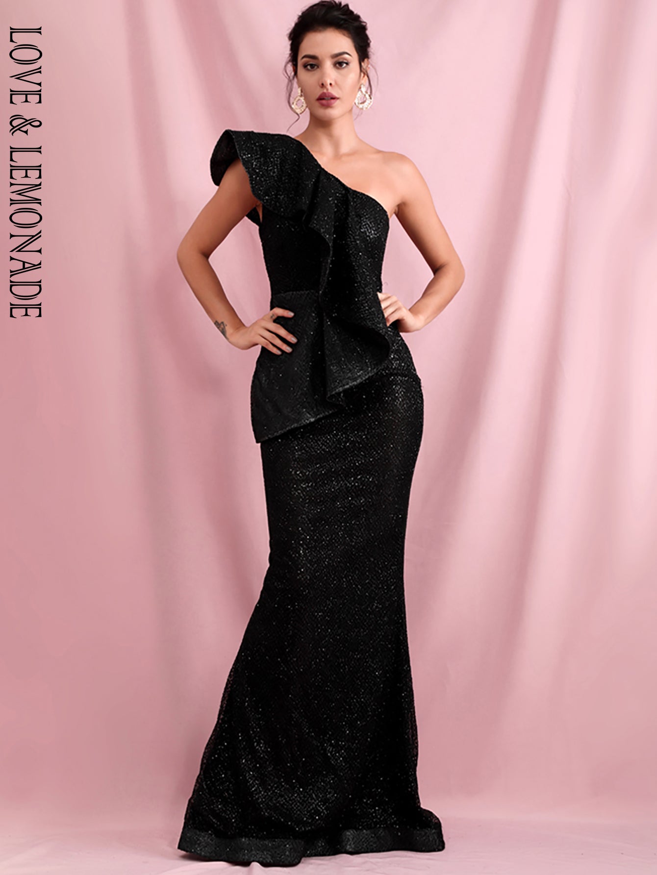 LOVE&LEMONADE Sexy One Shoulder Ruffled Stitch Black Glitter Material Bodycon Party Maxi Dress LM81886