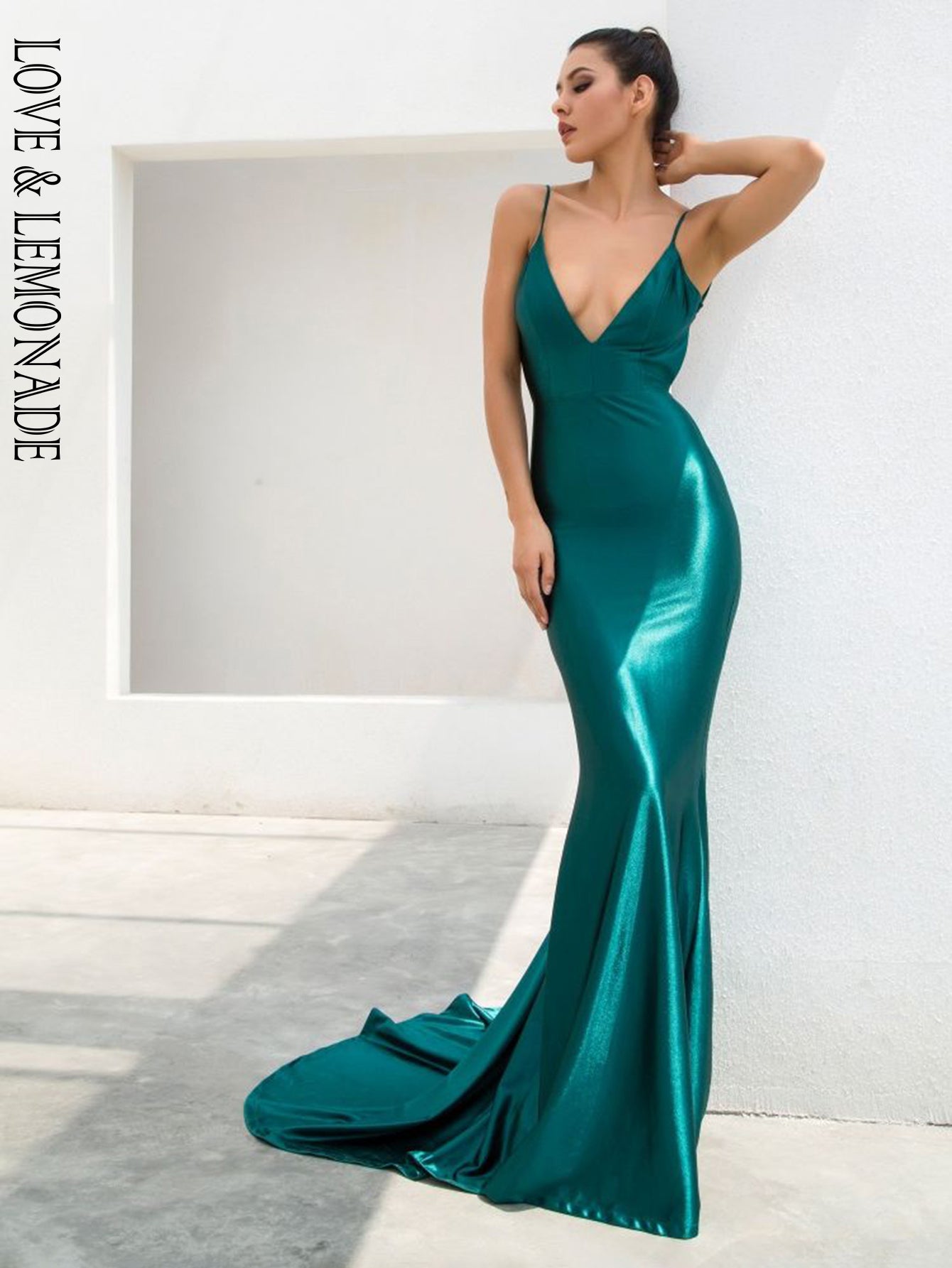 LOVE&amp;LEMONADE Green Deep V-Neck Open Back Slim Flash Material Maxi Dress LM81222