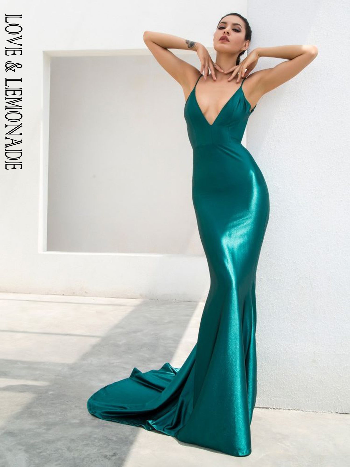 LOVE&amp;LEMONADE Green Deep V-Neck Open Back Slim Flash Material Maxi Dress LM81222