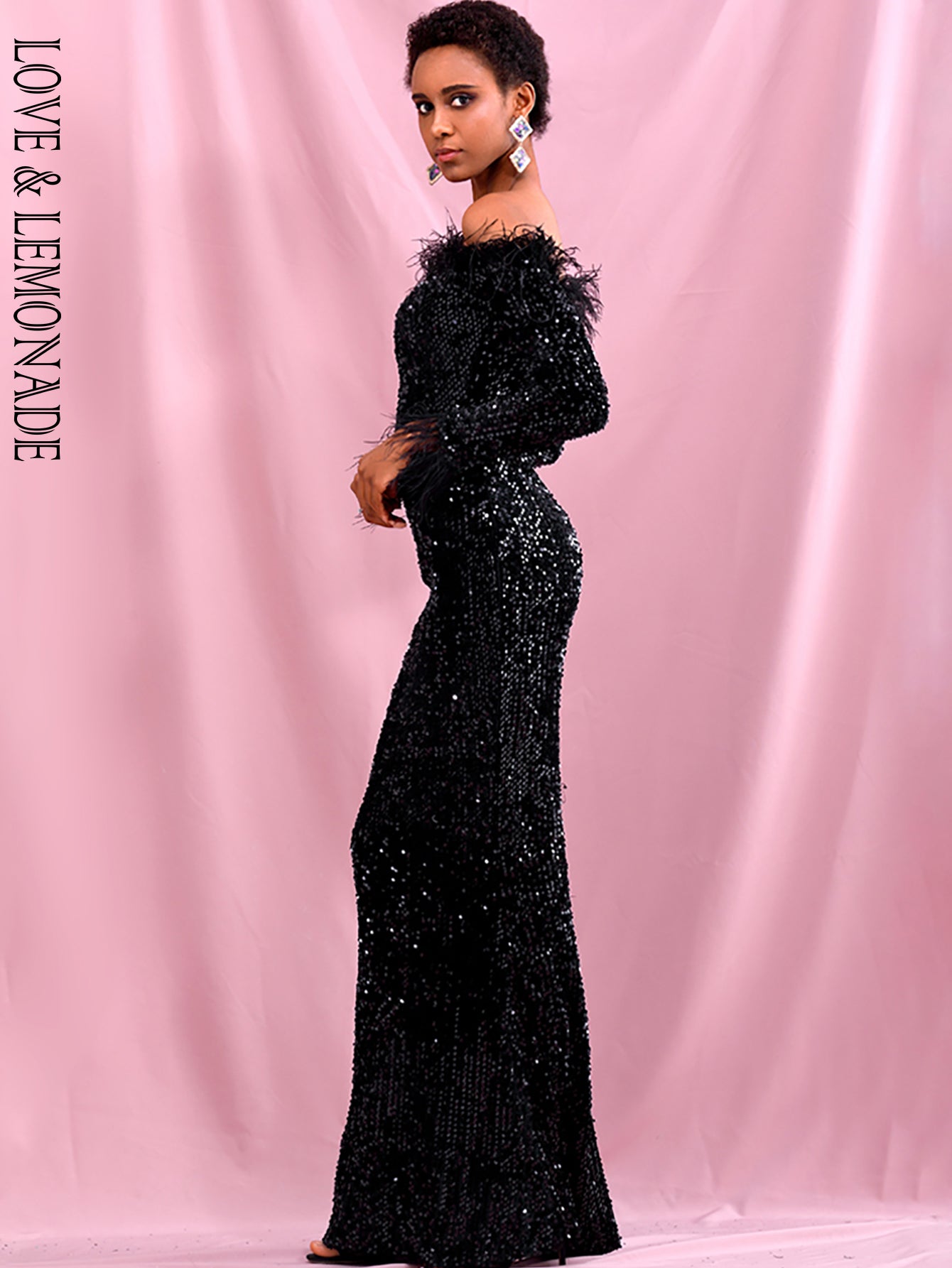 LOVE &amp; LEMONADE Sexy Black Collar Long Sleeve Feather Decoration Elastic Velvet Sequin Bodycon Party Maxi Dress LM82331