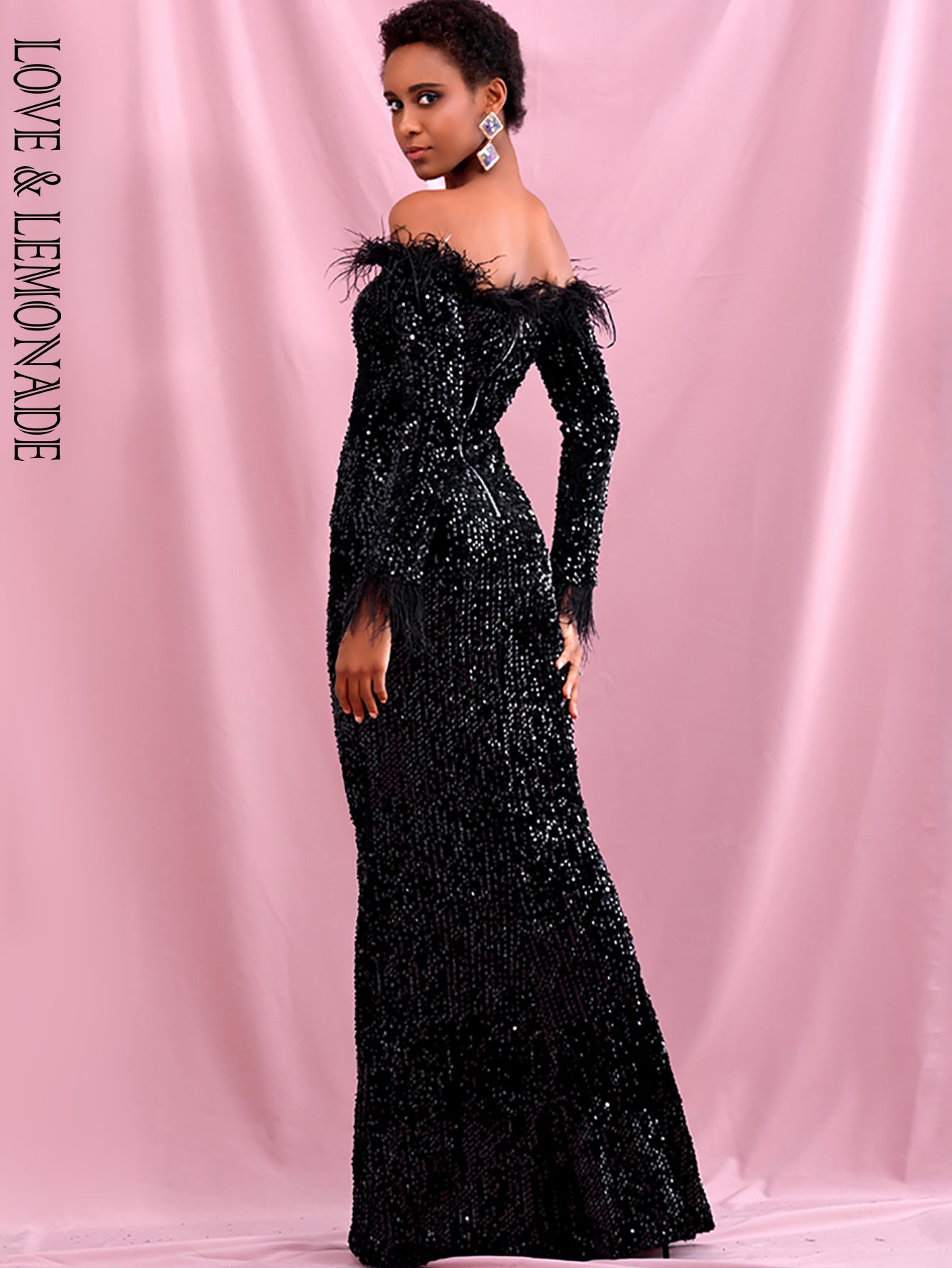 LOVE &amp; LEMONADE Sexy Black Collar Long Sleeve Feather Decoration Elastic Velvet Sequin Bodycon Party Maxi Dress LM82331