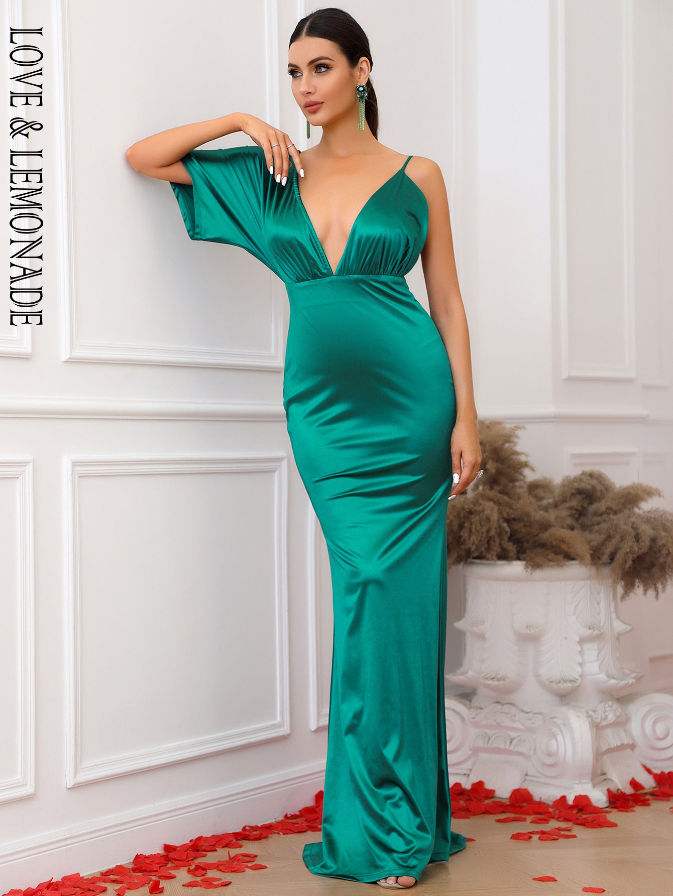 LOVE&amp;LEMONADE Sexy Green Deep V Neck Backless Ruffle Sleeves Sequin Party Maxi Dress LM84071