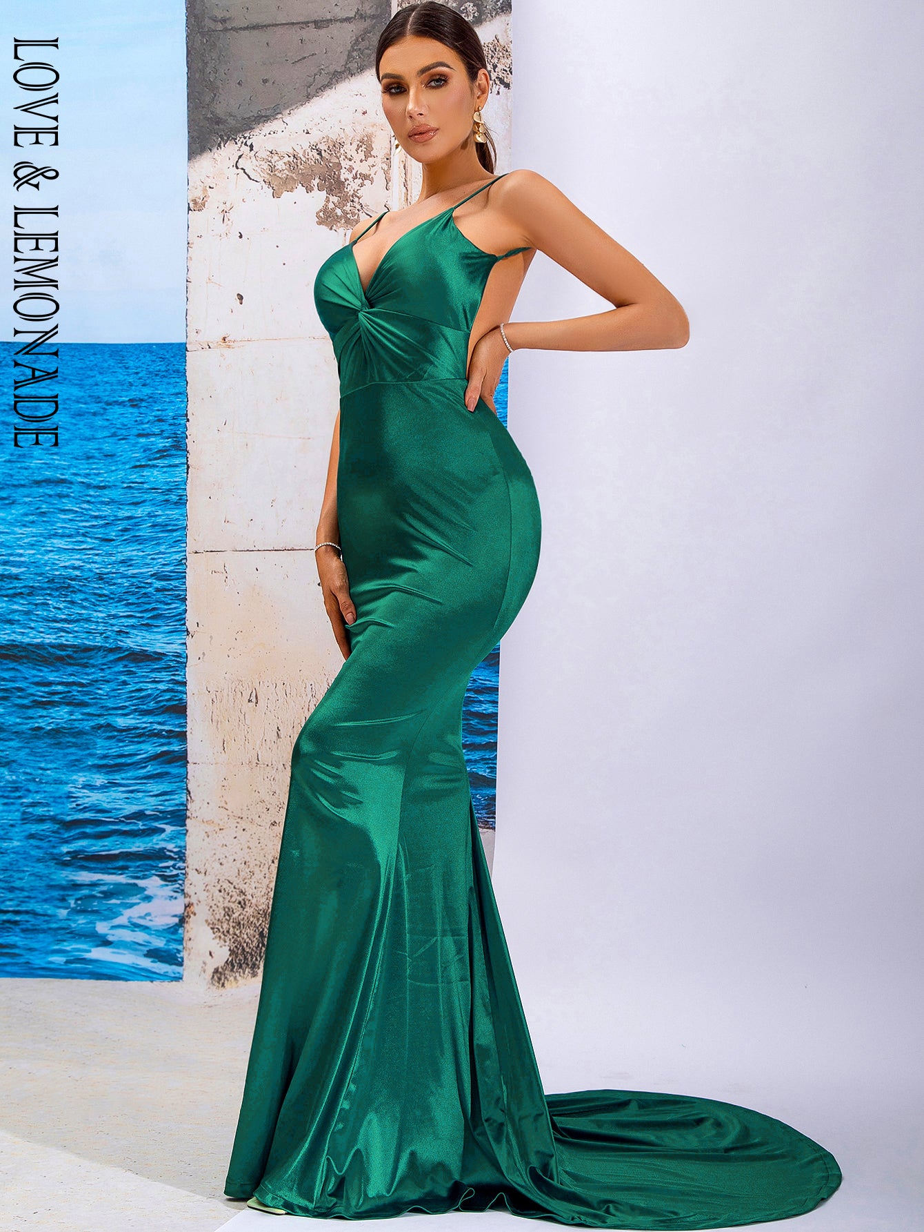 LOVE&amp;LEMONADE Sexy Green Deep V-Neck Backless Slim Fit Party Long Dress LM84044-GREEN