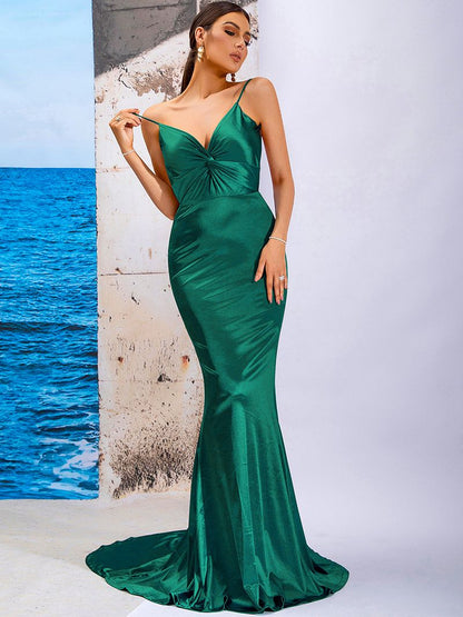 LOVE&amp;LEMONADE Sexy Green Deep V-Neck Backless Slim Fit Party Long Dress LM84044-GREEN