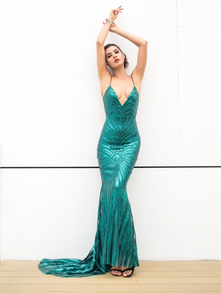 LOVE&amp;LEMONADE Sexy Green Deep V Neck Open Back Geometry Sequins Long Dress  LM81225