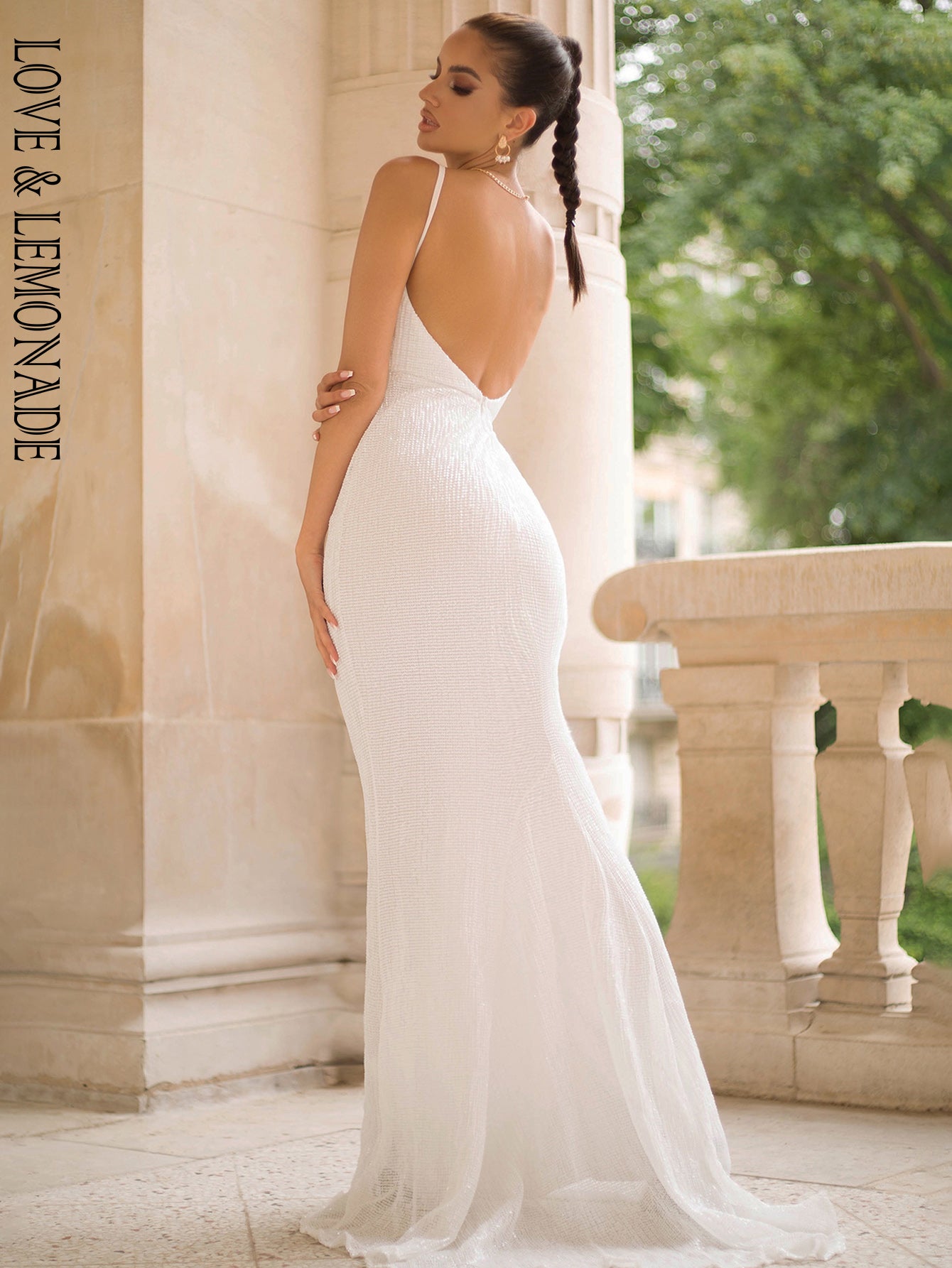 LOVE&amp;LEMONADE Sexy Sleeveless White Deep V-Neck Backless Slim Long Dress LM80119